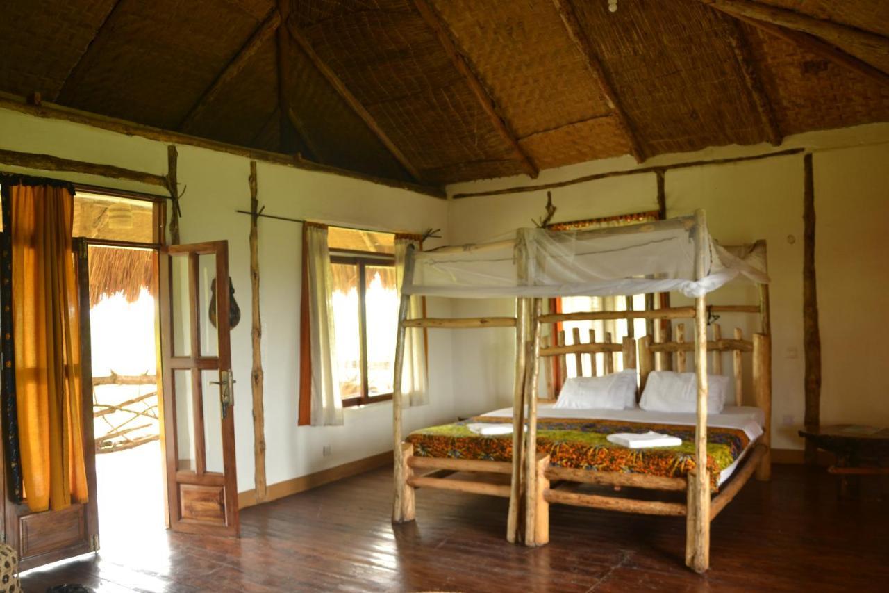 Topi Lodge Katunguru Buitenkant foto