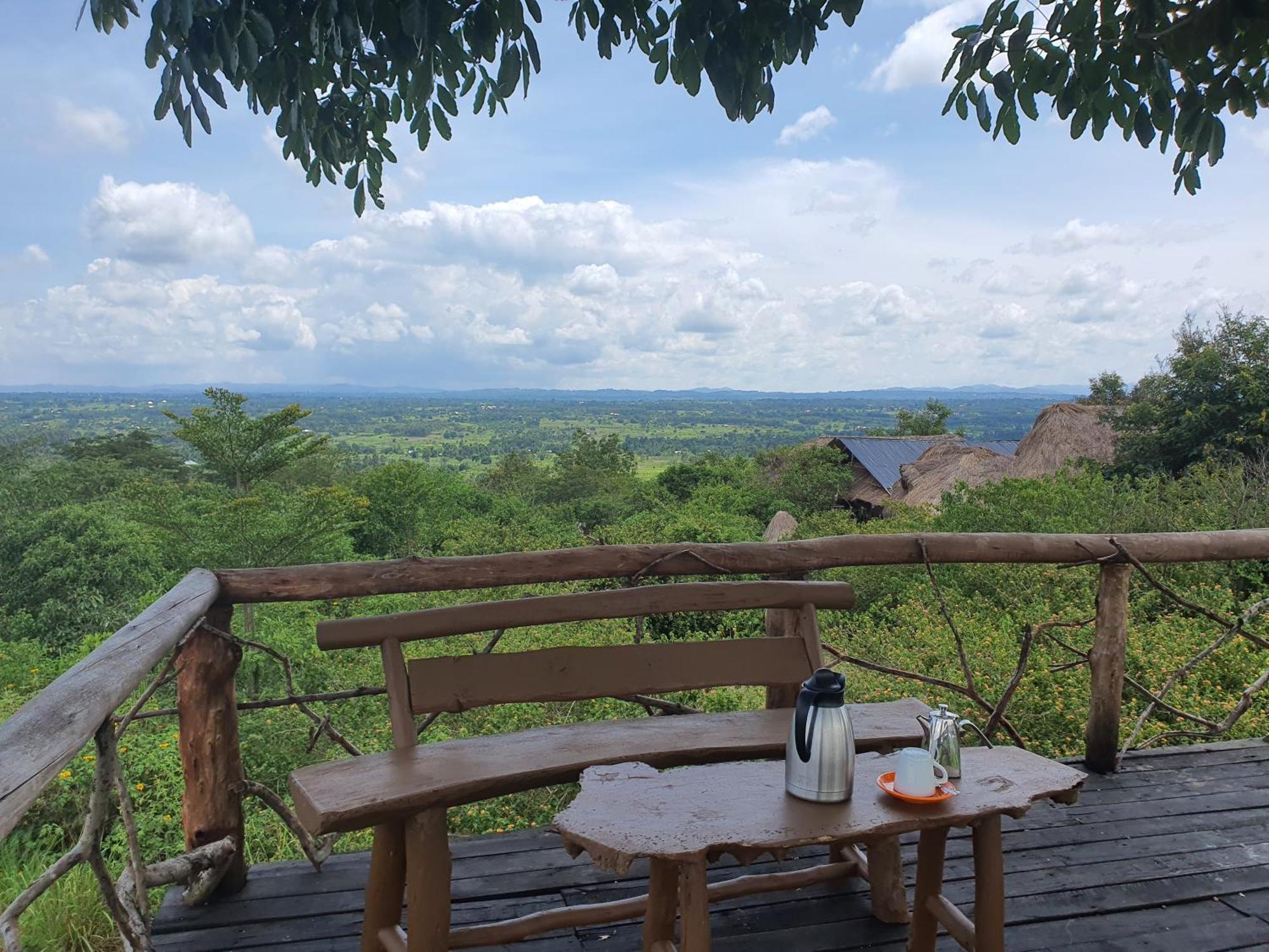 Topi Lodge Katunguru Buitenkant foto