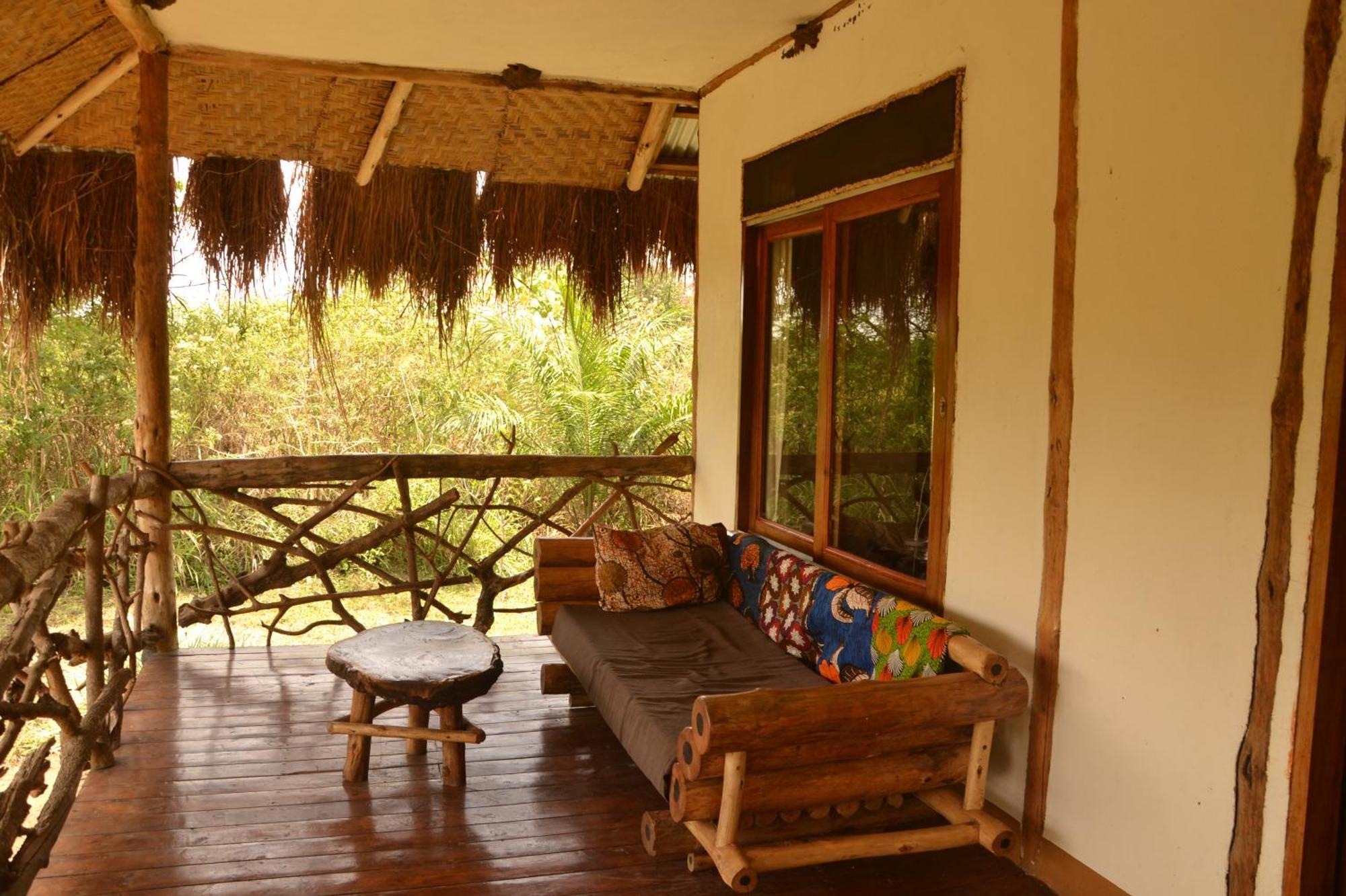 Topi Lodge Katunguru Buitenkant foto